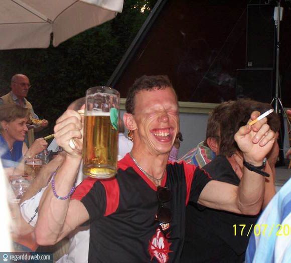 regardduweb-drole-insolite-boisson-alcool-fete11.jpg