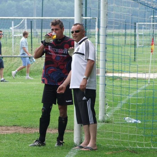 l equipe des Bermudes entrainé par coach loocky pourra compter sur son seul joueur professionnel de l ' equipe formé chez les vas pas loin