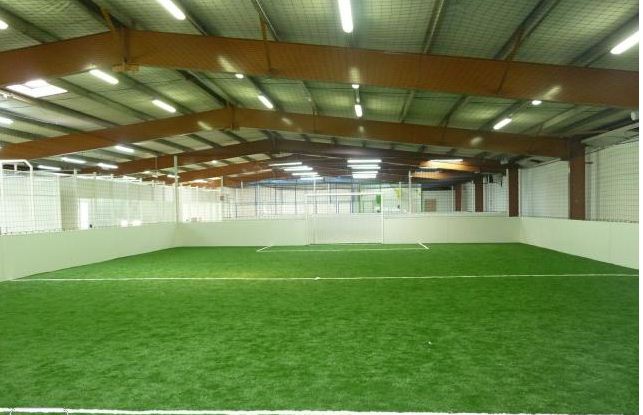 Terrain de foot entre 1000€ et 10000€